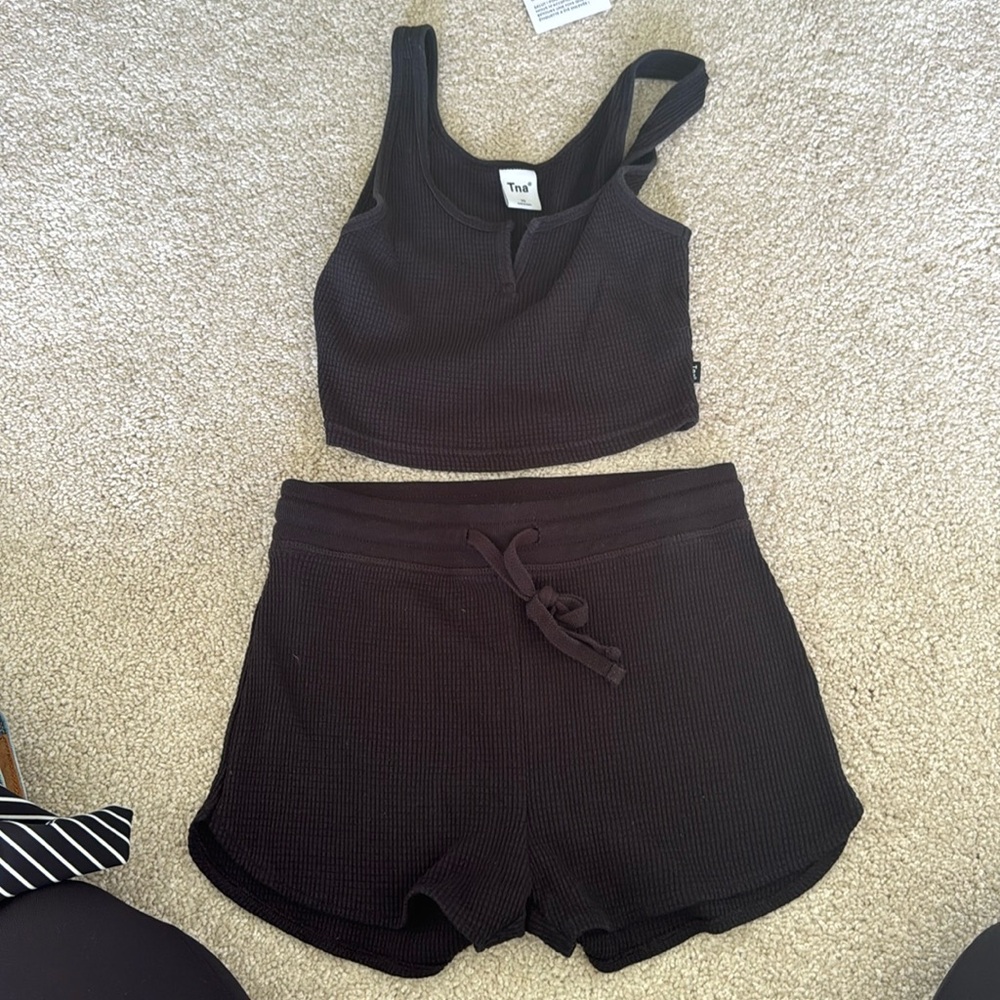 TNA short set